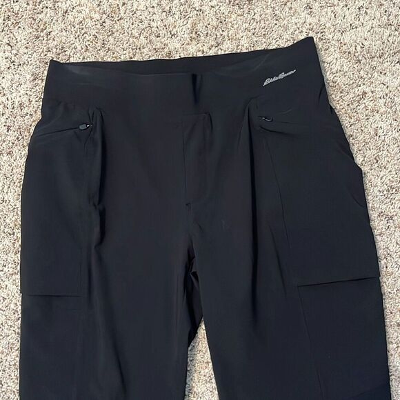 Eddie Bauer Women's Stratify Black Pull On Crop Pants Size 4 - Picture 3 of 7